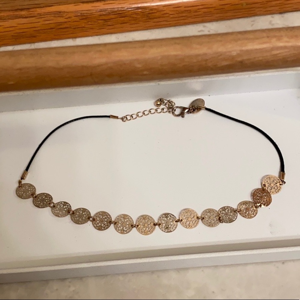 Gold Pendant Choker Necklace